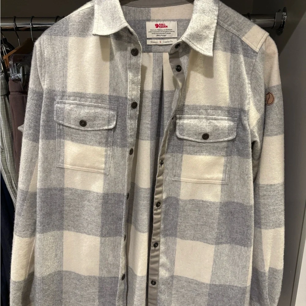 Fjallraven Gray and Cream Button Down Shirt - Picture 2 of 2